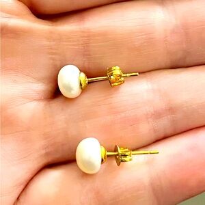 Beautiful White Freshwater Pearl .925 SILVER Stud Earrings gold tone 7.5 mm
